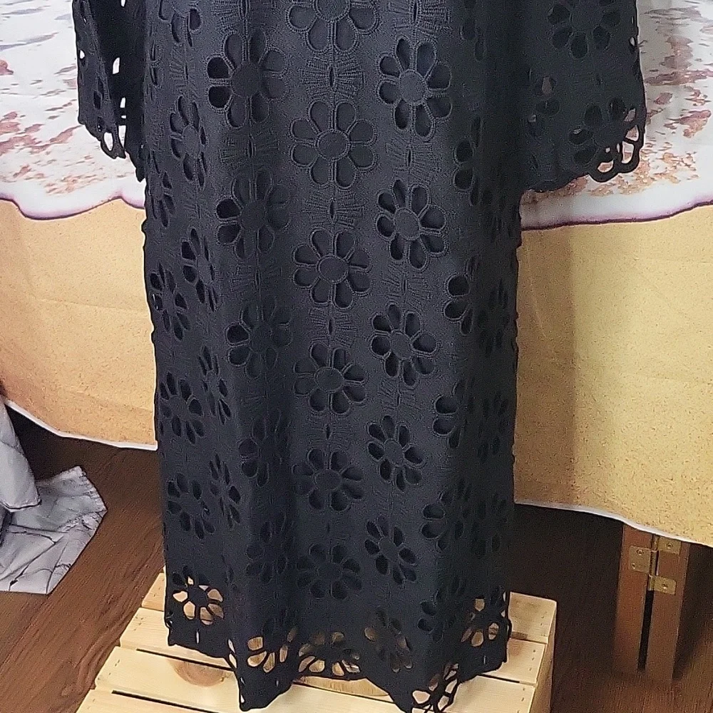 Tuckernuck Noir Eyelet Hutton Dress Numerous Sizes - Picture 6 of 8
